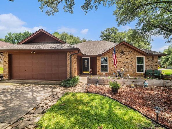 4017  Cherryhill Court , Arlington Texas 76016