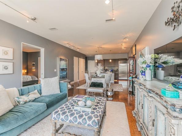 2200  Victory Avenue  1901, Dallas Texas 75219