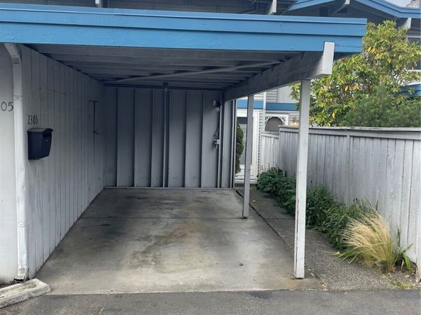 2305 S Pinebrook Lane 11, Des Moines WA 98198