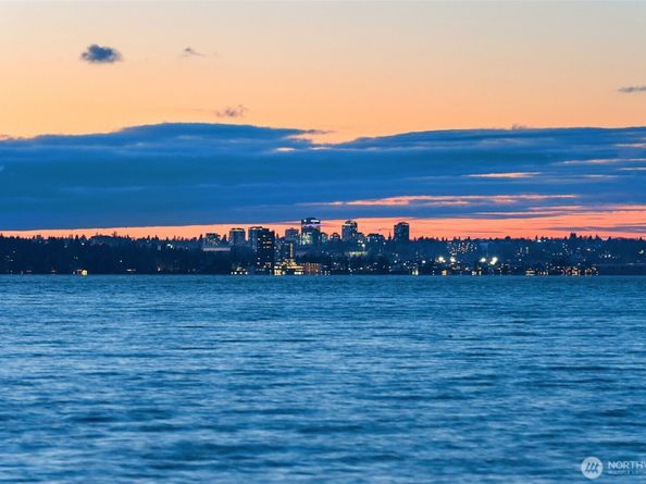 2521 103rd Avenue SE, Bellevue WA 98004