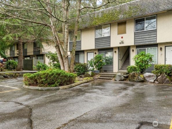 6101 204th Street SW A2, Lynnwood WA 98036