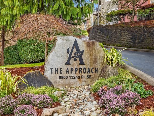 6800 132nd Place SE E207, Newcastle WA 98059