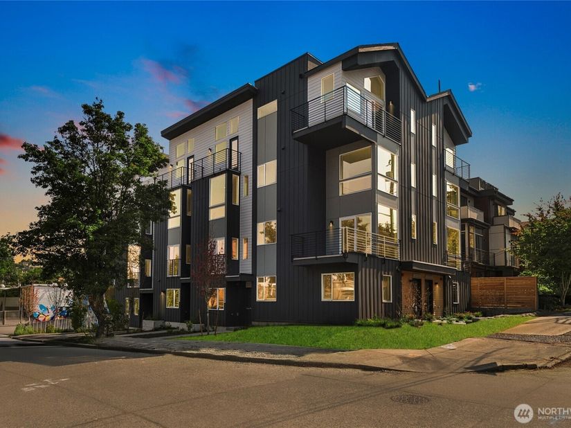 2019 W Bertona, Seattle WA 98199