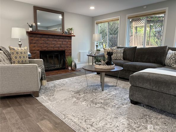 1525 218th Place NE, Sammamish WA 98074