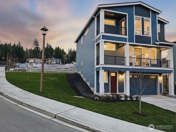 17530 NE Midnight Sun Loop