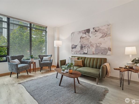 2716 Elliot Avenue 301, Seattle WA 98121