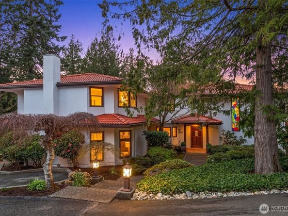 5601 43rd Avenue W, Seattle WA 98199