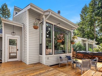 1400 Bellevue Way SE