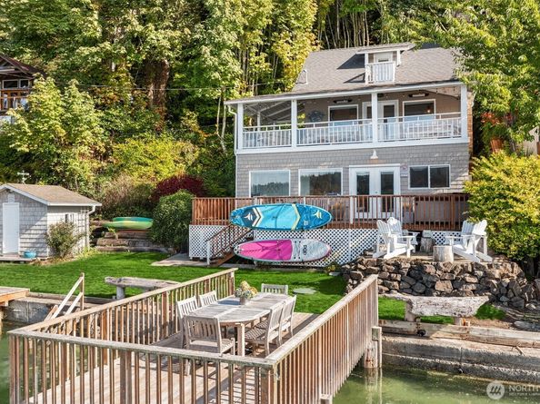 27704 Manzanita Beach Road SW, Vashon WA 98070