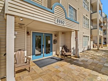 6960 California Avenue SW