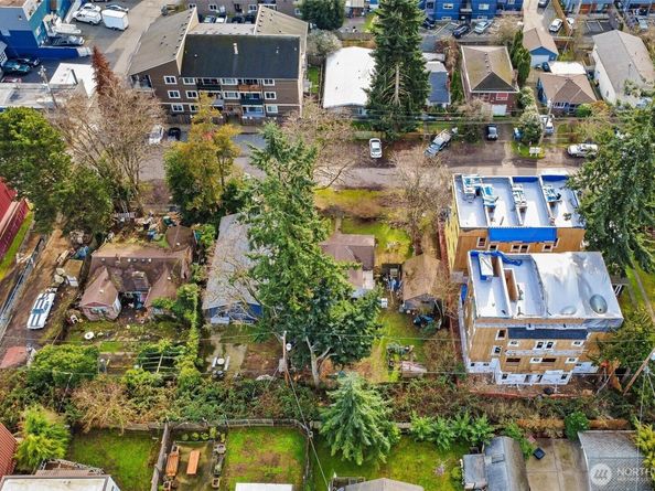 934 N 101st Street, Seattle WA 98133