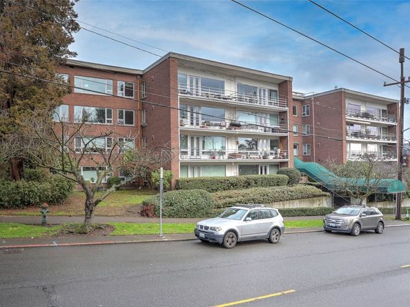 530 W Olympic Place 304, Seattle WA 98119