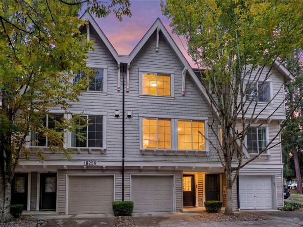 18258 NE 96th Way 103, Redmond WA 98052