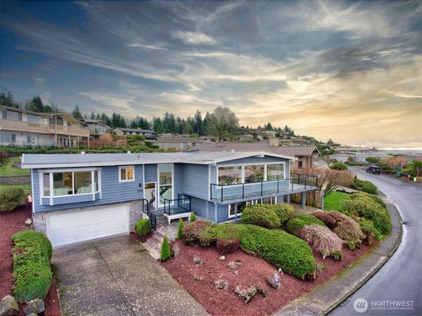 13901 Somerset Lane SE, Bellevue WA 98006
