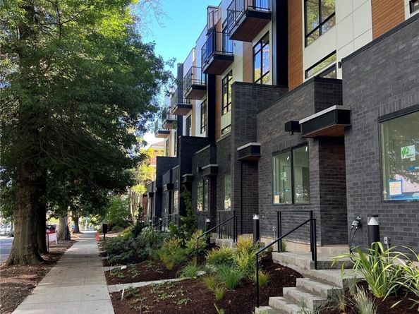 2102 1st Avenue N, Seattle WA 98109