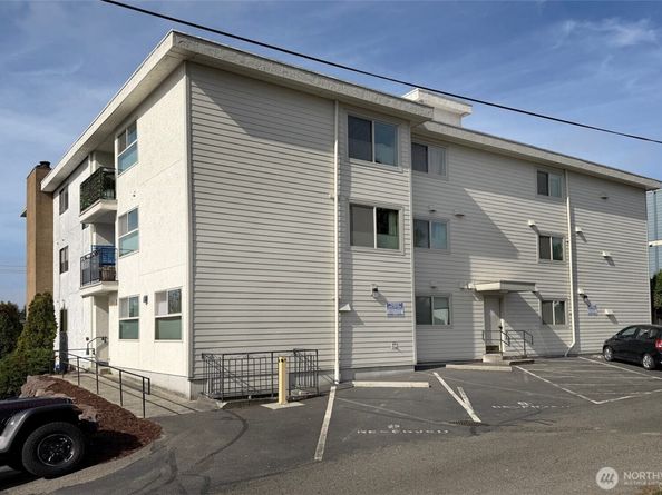 10106 Greenwood Avenue N 302, Seattle WA 98133