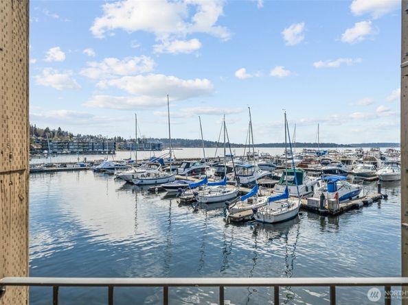 65 Kirkland Avenue 202, Kirkland WA 98033