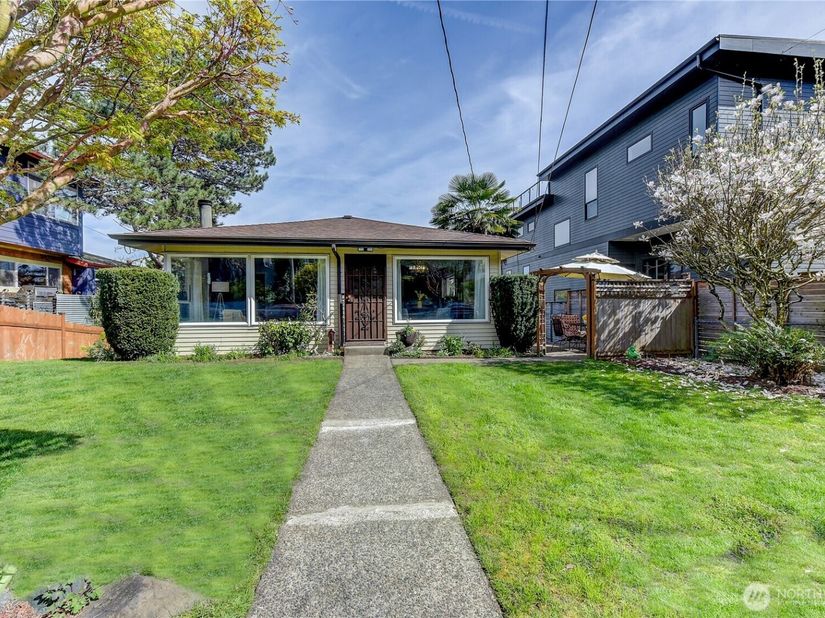 610 27th Avenue E, Seattle WA 98112