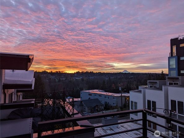 3070 SW Avalon Way G, Seattle WA 98126