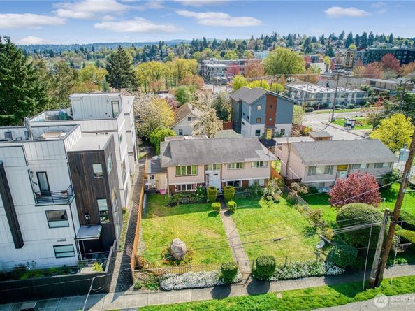 4560 34th Avenue S, Seattle WA 98118