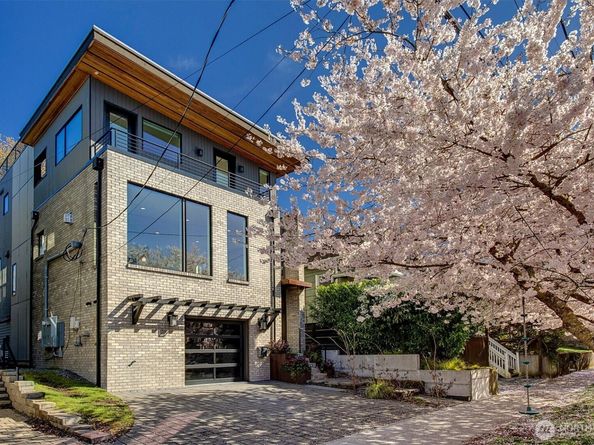 2660 9th Avenue W, Seattle WA 98119