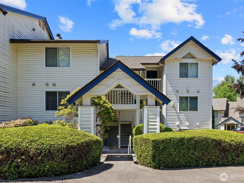 1900 NE 48th Street E205, Renton WA 98056
