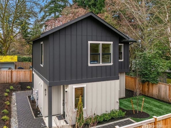 817 18th Avenue W, Kirkland WA 98033