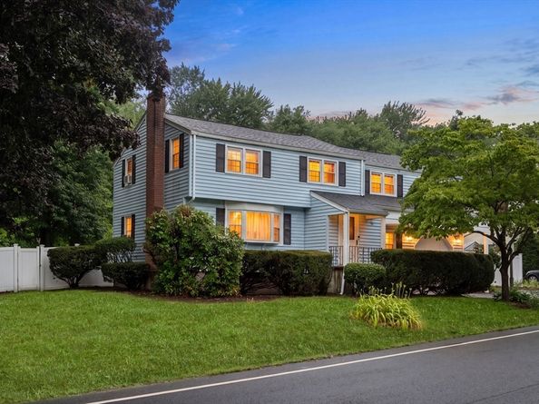 10 Locust Street, Burlington MA 01803