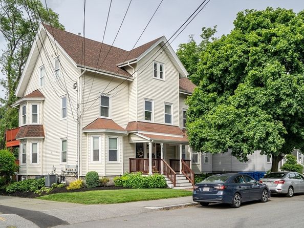 86 Brown St 4, Waltham MA 02453