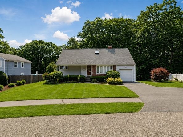 17 Retrop Rd, Natick MA 01760