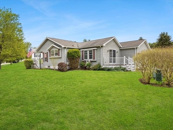 5604 Oak Point Drive, Middleboro MA 02346