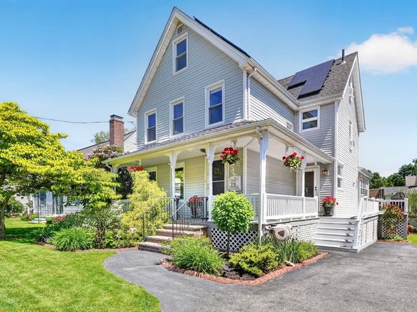 79 Baxter St, Melrose MA 02176