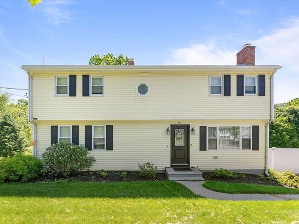 15 Old Farm Rd, Spencer MA 01562