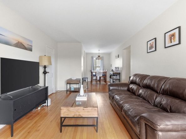 9 Lennon Ct 13, Boston MA 02127