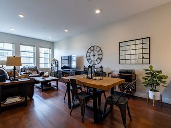 170 W Broadway