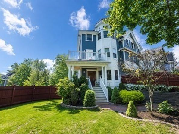 84 Westbourne Terrace 84, Brookline MA 02446