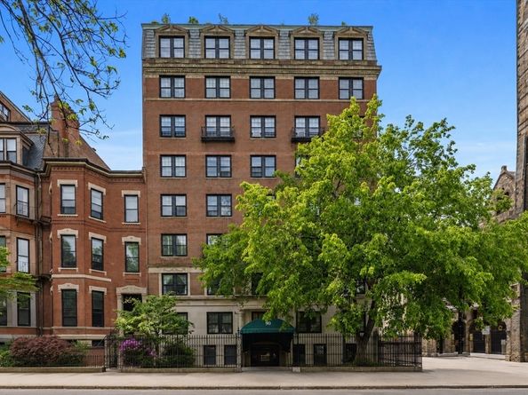 90 Commonwealth Ave 22, Boston MA 02116