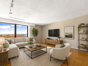 65 E India Row