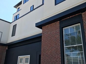 979 Main St