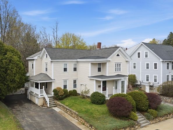 28 School St, Leominster MA 01453