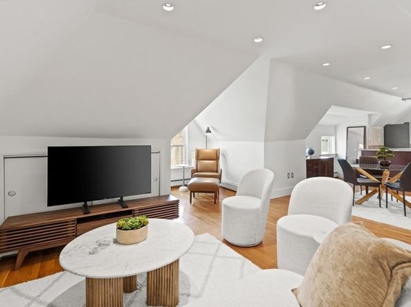 1426 Cambridge St 3, Cambridge MA 02141