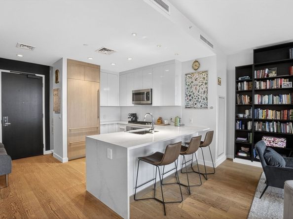 188 Brookline Ave 19B, Boston MA 02215