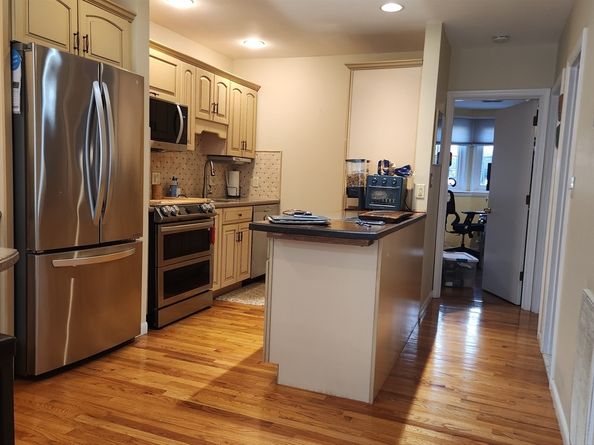 206 Tall Oaks Dr F, Weymouth MA 02190