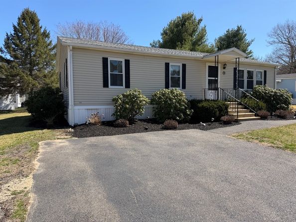 4 Green Holly Drive, Kingston MA 02364