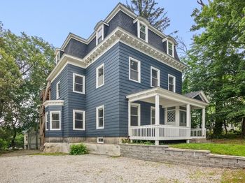 35 Oak Ave