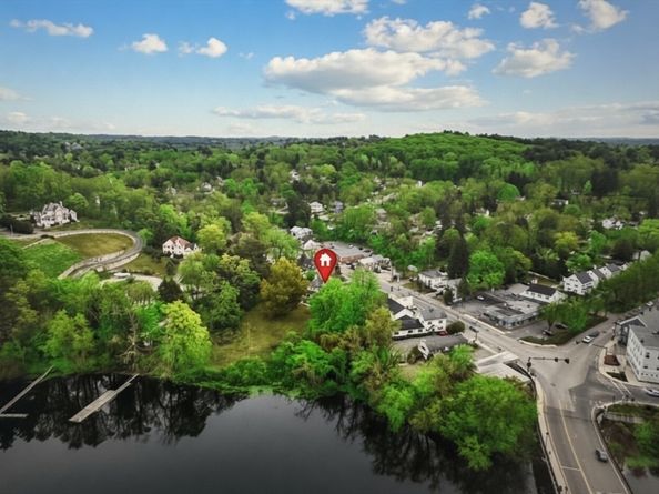 285 Main Street, Groveland MA 01834