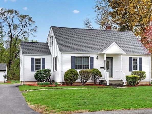 13 Hamilton Rd, Northborough MA 01532