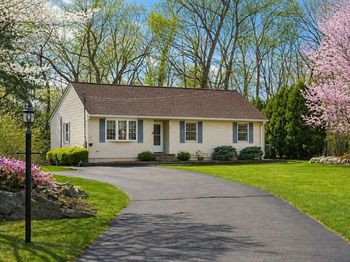 4 Dorianna Cir