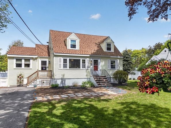 34 Andover St, Wilmington MA 01887