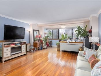 6 Whittier Place